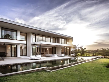 5 Bedroom Villa