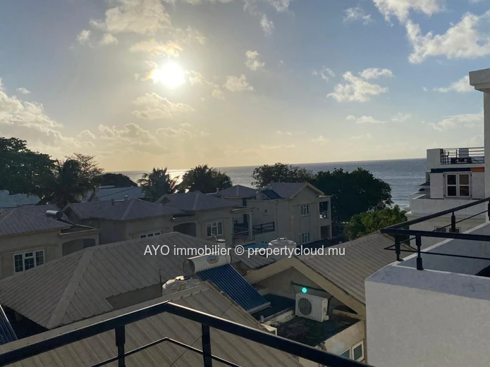Appartement de 3 chambres dans une petite résidence avec une piscine commune -prox plage de Trou aux Biches