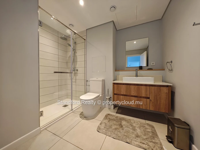 Duplex Moderne de 4 Chambres à Louer – Flic en Flac, Cascavelle, Ouest