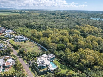 5 Bedroom Villa