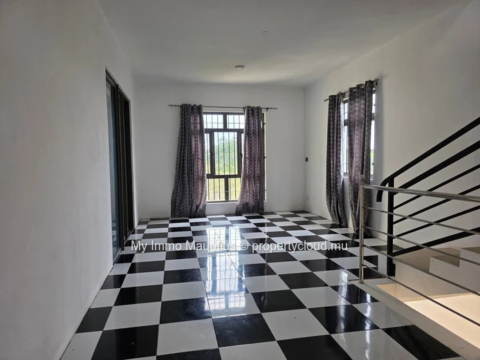 Recent 6-Bedroom Villa with Swimming Pool – Pointe aux Lascars