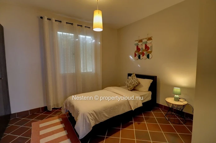 Duplex contemporain 2 chambres dans une résidence sécurisée au bord du lac