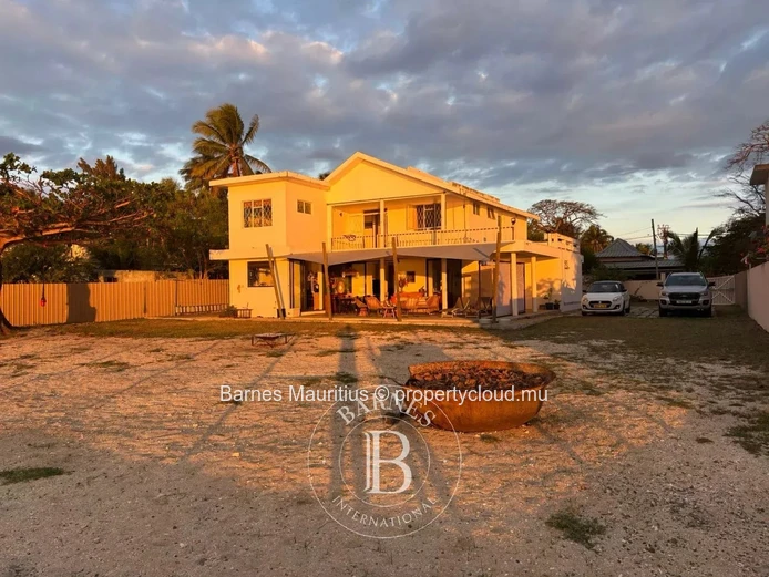 BAIE DU TOMBEAU - Maison pied dans l'eau - 3 chambres