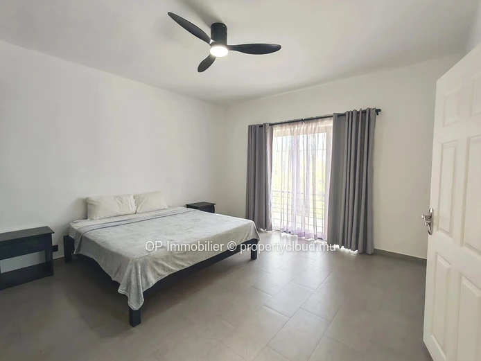 Maison meublée 4 chambres avec piscine à louer à Péreybère