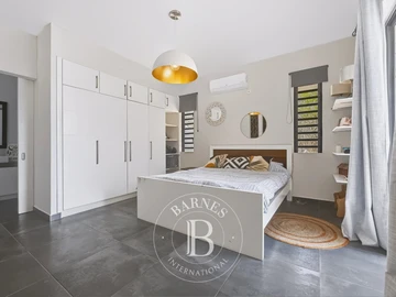 5 Bedroom Villa