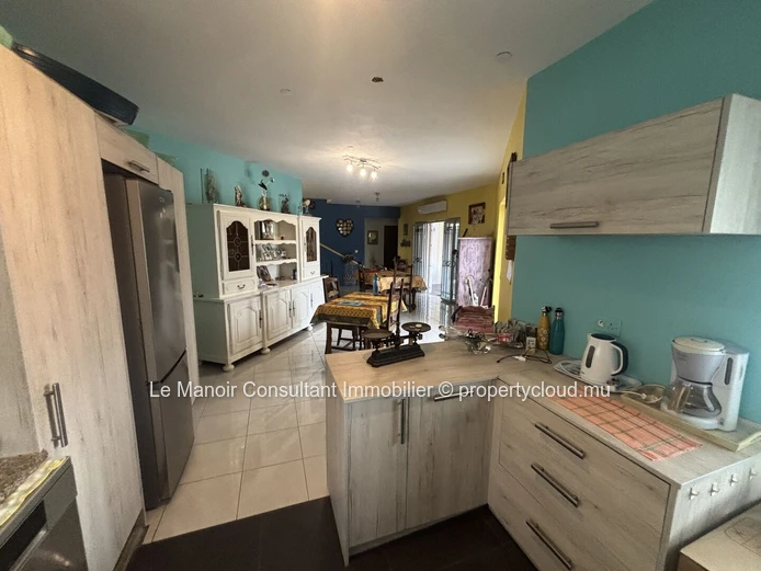 4-Bedroom Villa with Office for Sale in Albion