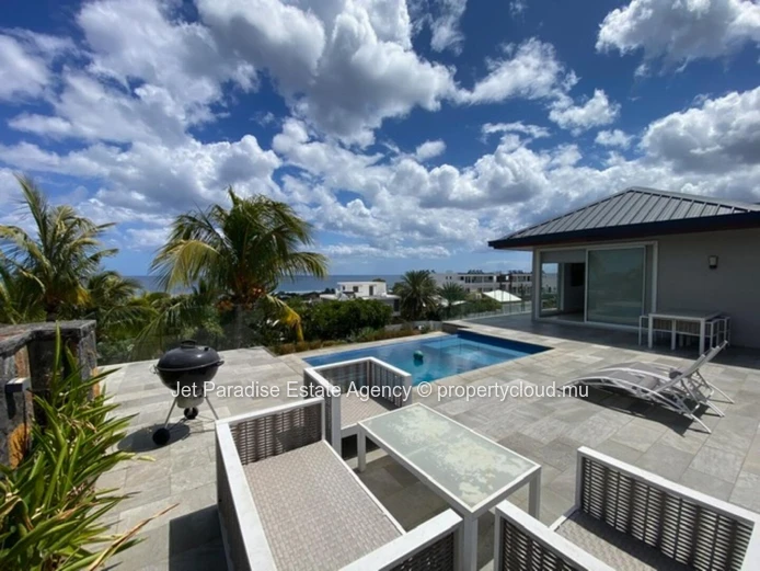 2 Luxurious Villas with Private Pool and Stunning Views in Tamarin 