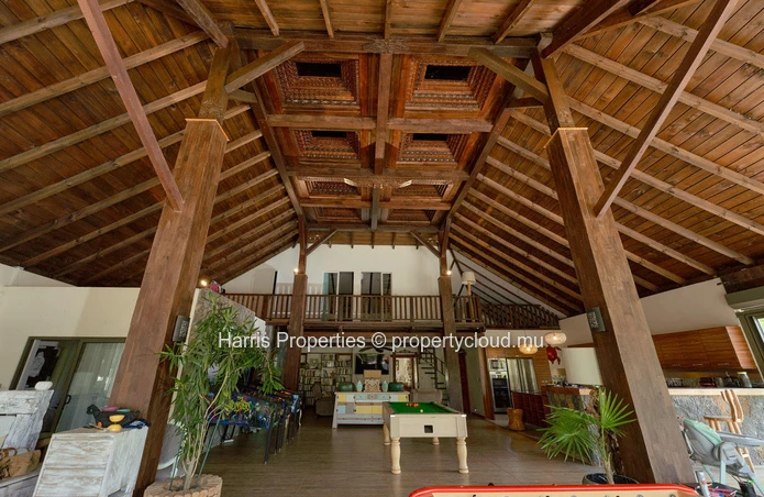 Magnificent Balinese-style RES villa for sale in a secure residential complex in Grand Baie