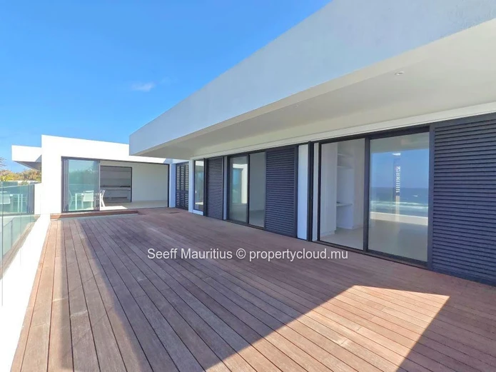 Penthouse Signature – Élégance tropicale à Poste Lafayette