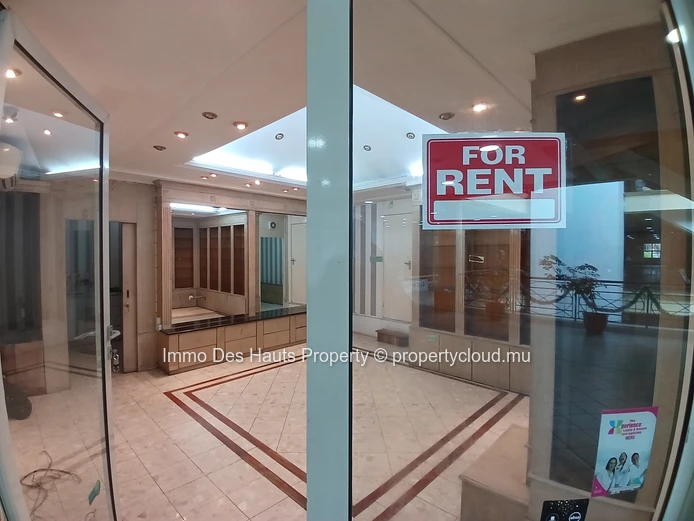 commercial outlet for sale  Curepipe 