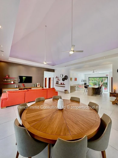 Villa d'exception, 495 M2 habitable, 1040 M2 de jardin tropical a Pereybere 