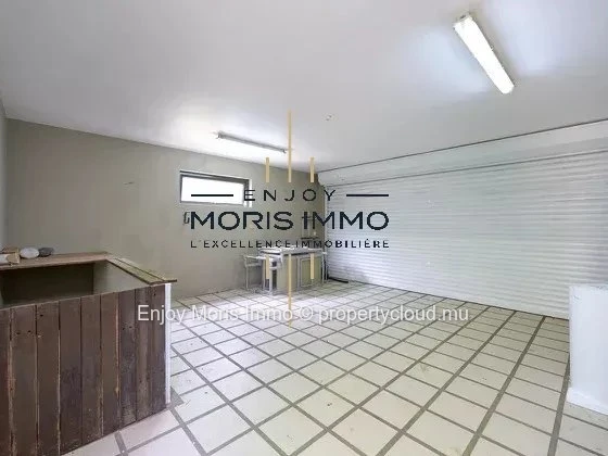 Villa contemporaine 4 chambres + bureau– Grand Baie | 330 m² | Piscine privée | Villa meublée