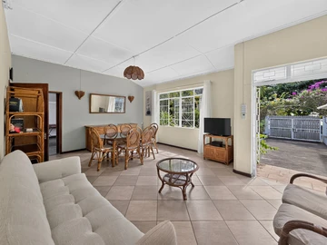 5 Bedroom Villa