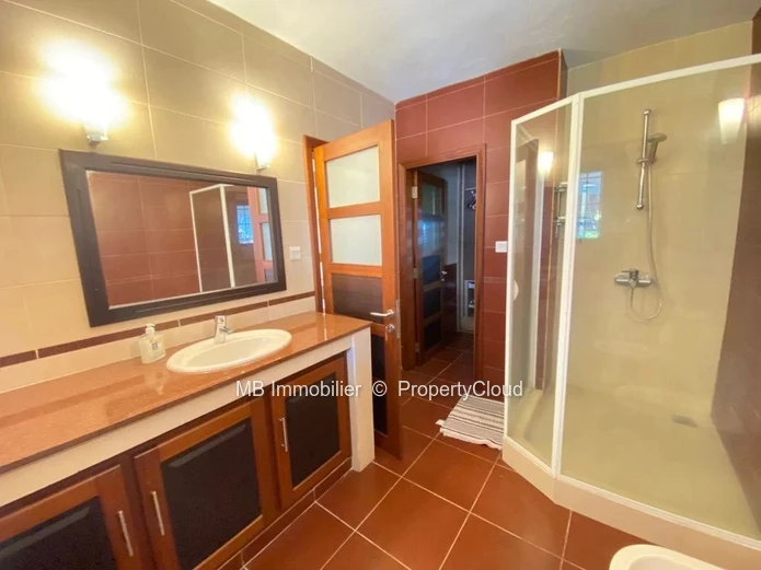 Triplex for rent in Pereybere