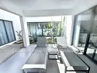 Calodyne Gem – Modern Villa with Pool, Office, and Garden Oasis