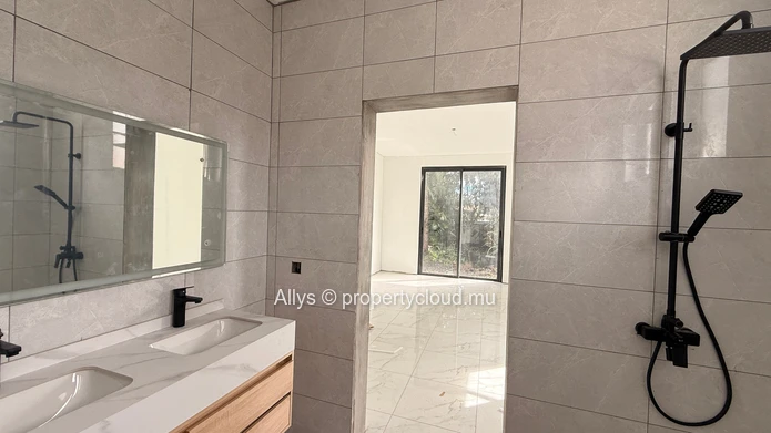 Modern Apartment 