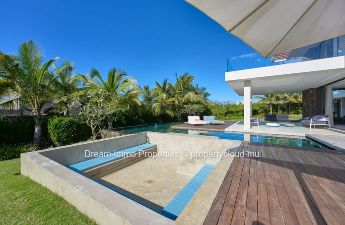 Exceptional 5-bedroom villa with beautiful sea views in the heart of Anahita Golf & Spa Resort – Mauritius