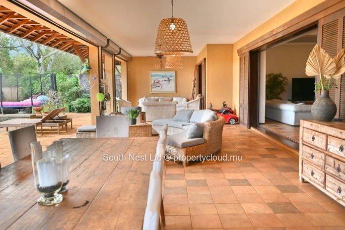 Villa de Luxe d'Exception à Tamarin | Domaine Golfique Privé & Art de Vivre Exclusif