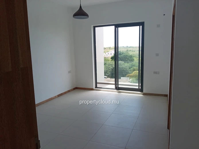 À VENDRE – PENTHOUSE NEUF 180 m² – CENTRE GRAND BAIE