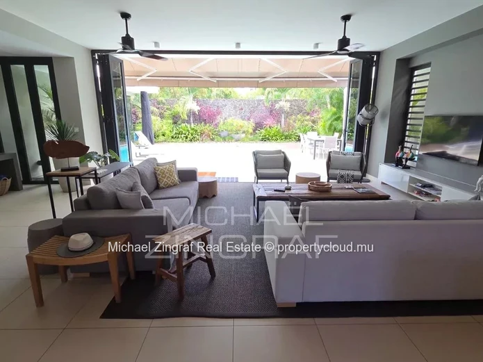 Exceptional Contemporary Villa in the Heart of Pereybere