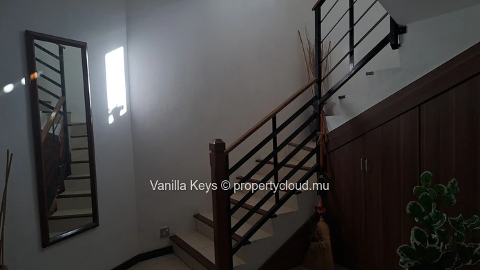Exceptional 4-bedroom villa with pool, on long term rental in Petite Rivière Noire