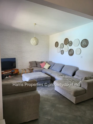 Beachfront Ground-Floor Apartment – Flic en Flac (Sole Mandate)