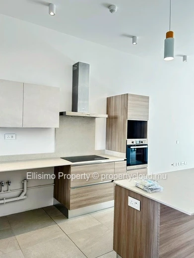 Appartement moderne de 2 chambres avec salles de bain attenantes & prestations haut de gamme – Rs 65,000