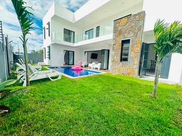4 Bedroom Villa