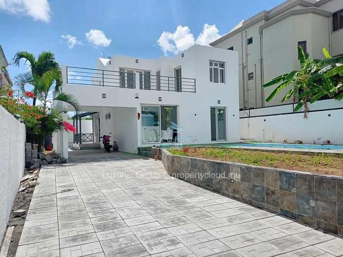 Villa Modern Avec Piscine
