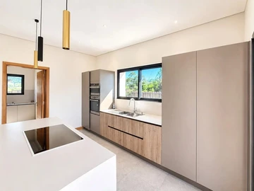 4 Bedroom Villa