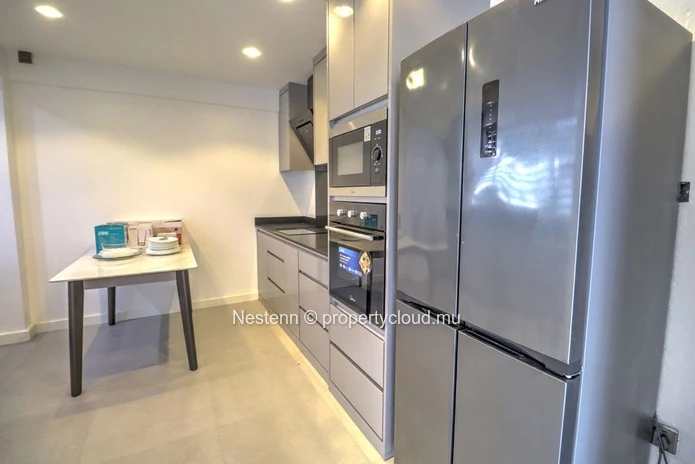 Appartement 2 chambres récemment rénové à louer à Pointe aux Canonniers