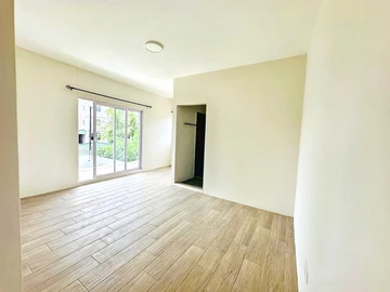 Luxurious 5-Bed Oasis with Pool in Pereybere, Grand Baie