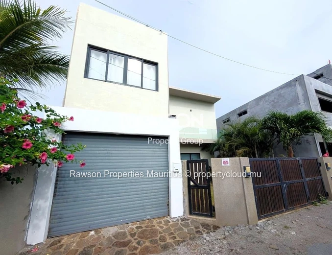 Villa Spacieuse De 4 Chambres Avec Rooftop Et Grande Piscine | Grand Gaube