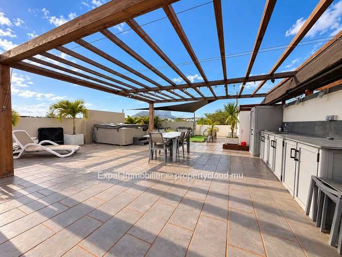 Magnifique penthouse 3 chambres avec rooftop privatif, jacuzzi et vue panoramique – Flic-en-Flac