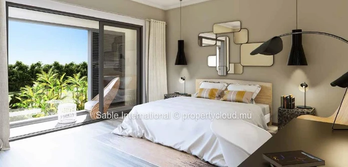 Townhouse RES à vendre à Balaclava, 298m² habitable, 375m² terrain, 4 chambres, piscine privée, parking, jardin, veranda