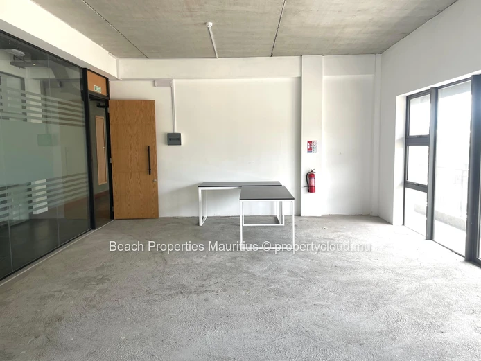 59m² Commercial Unit with Balcony & Parking
