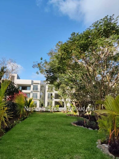 3 bedrooms apartment in a sought-after area. 