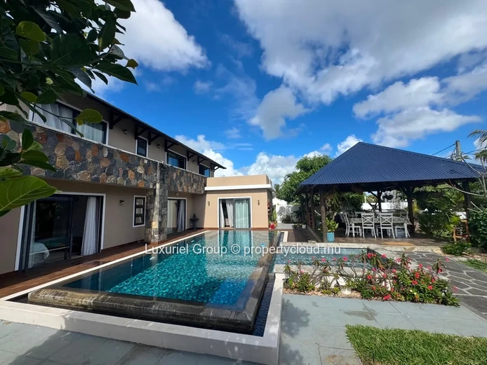 Stunning Contemporary Villa for Rent in Calodyne