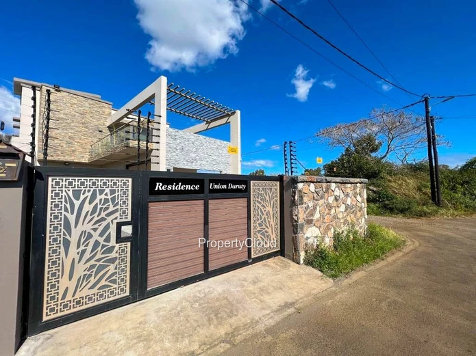 À Louer | Villa Moderne De 4 Chambres | Petit Raffray