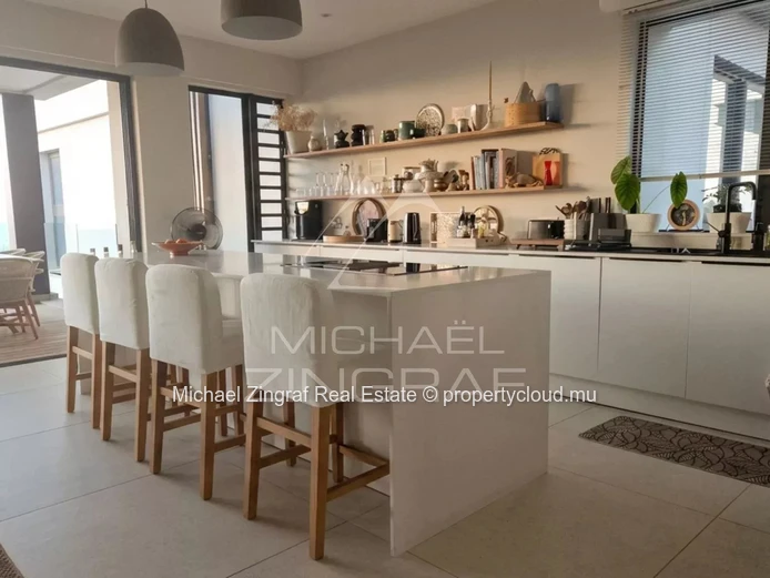Luxury Penthouse with Sea Views – Pointe aux Canonniers