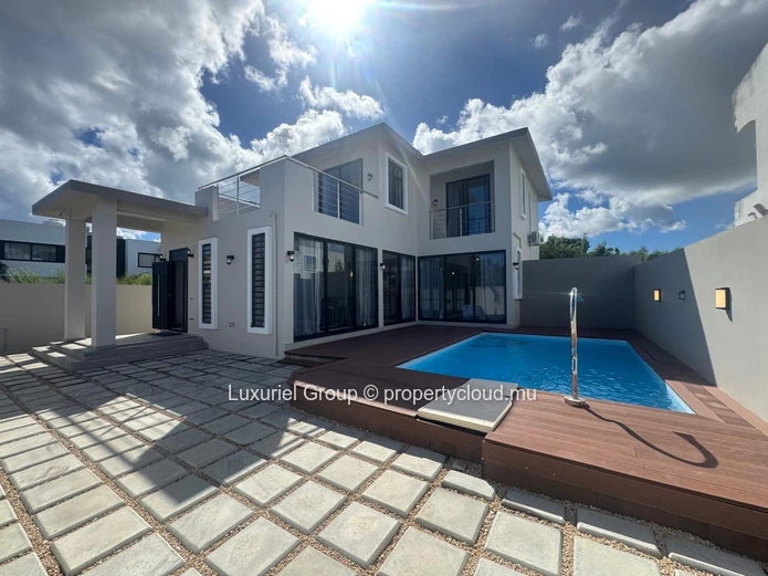 Splendid New Villa 3Bed Ensuite Office Swimming Pool