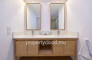A vendre appartement de 3 chambres Accessible aux étrangers à Pointe Aux Canonniers.
