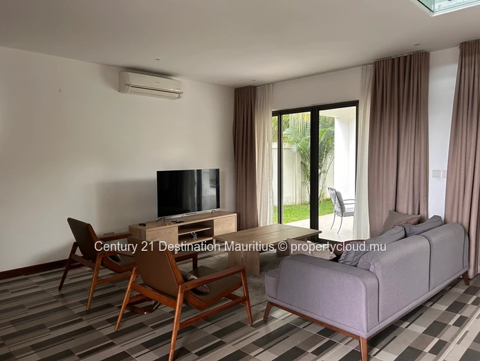 Villa  premium  de 4 chambres en duplex , avec piscine , jardin tropical et prestation de luxe  