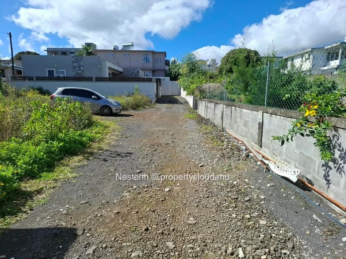 Terrain à vendre à Solférino, 270 m², idéal pour votre future maison.