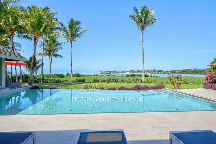 Sea View Villa – Modern Elegance with Private Pool