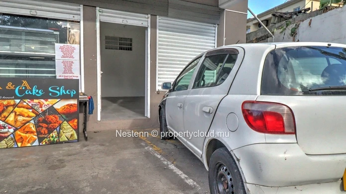 15.99 m² commercial space 