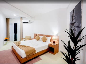 8 Bedroom Apartment