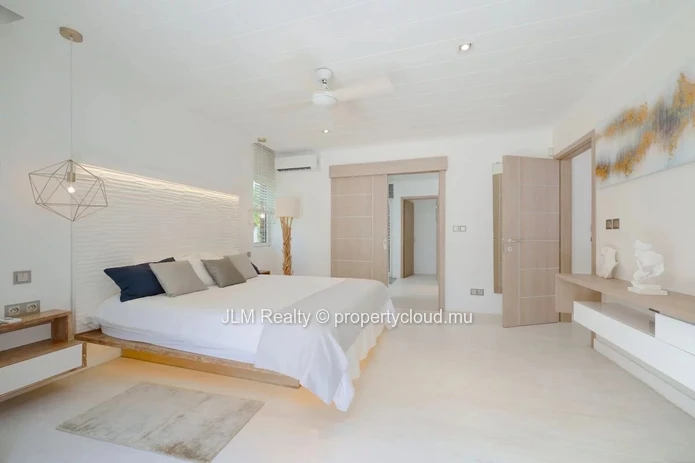 Villa Meublée avec Piscine à Vendre à Grand Baie, Île Maurice