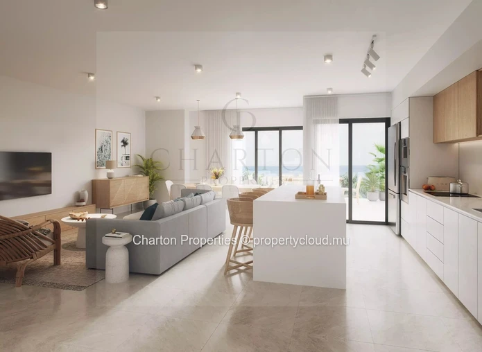 2-bedroom ground floor apartment just steps from Tamarin beach
