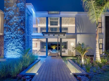 5 Bedroom Villa